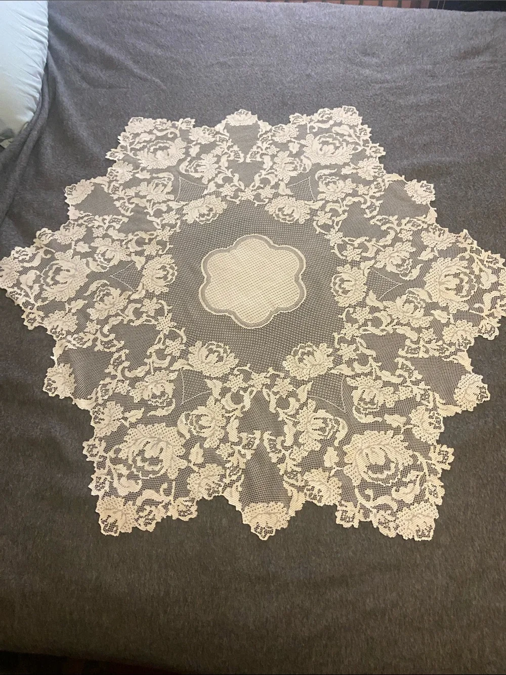 Cream Lace Doily Table Centerpiece - Classic Floral Design